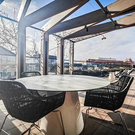 Elegant Apartment In Park With Rooftop Infinity Pool On St Kilda Road, Melbourne Exterior photo