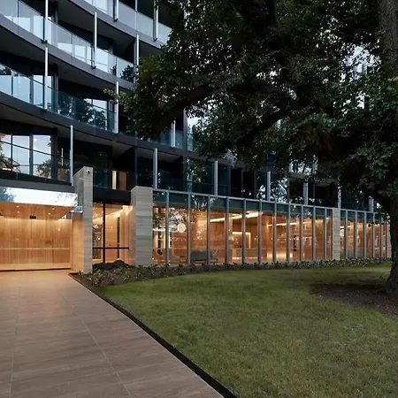 Elegant Apartment In Park With Rooftop Infinity Pool On St Kilda Road, Melbourne Exterior photo